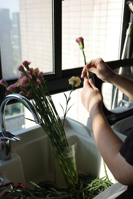 How to Start a Small Herb Garden Indoors: A Step-by-Step Guide